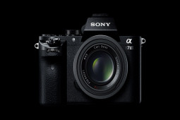 Sony A7 II - mechaniczna stabilizacja i szybszy autofocus